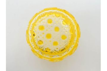 尚古集成館監修　復元　島津薩摩切子　色被せガラス　鮮やかな色彩が美しい猪口3客セット(ガラス、硝子、御猪口、おちょこ、蕎麦猪口、ぐい呑み、盃、杯、酒器、共箱付き、ウコン布付き)(R-079804)