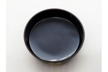 慶塚作　輪島塗　花筏蒔絵　雅な佇まいの茶筥(紅葉、もみじ、桜、さくら、金彩、茶箱、棗、香合、茶筅筒、木製、漆器、漆芸、煎茶道具、茶器、茶道具、野点、共箱付き)(R-079807)