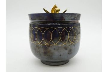 彫金家 信田洋　K20(20金)　赤銅　金象嵌　高い品格を感じる香炉(香爐、仏具、茶道具、裏印、共箱付き)(R-079808)