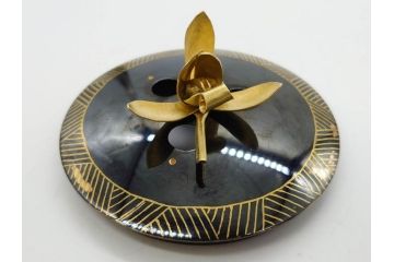 彫金家 信田洋　K20(20金)　赤銅　金象嵌　高い品格を感じる香炉(香爐、仏具、茶道具、裏印、共箱付き)(R-079808)