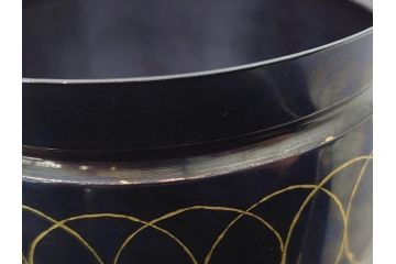 彫金家 信田洋　K20(20金)　赤銅　金象嵌　高い品格を感じる香炉(香爐、仏具、茶道具、裏印、共箱付き)(R-079808)