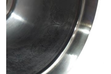 彫金家 信田洋　K20(20金)　赤銅　金象嵌　高い品格を感じる香炉(香爐、仏具、茶道具、裏印、共箱付き)(R-079808)