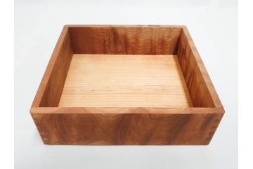 大正〜昭和初期　欅(ケヤキ)材　木の温もりを感じる四段重(四段重箱、お重、外箱付き)(R-079809)