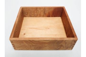 大正〜昭和初期　欅(ケヤキ)材　木の温もりを感じる四段重(四段重箱、お重、外箱付き)(R-079809)