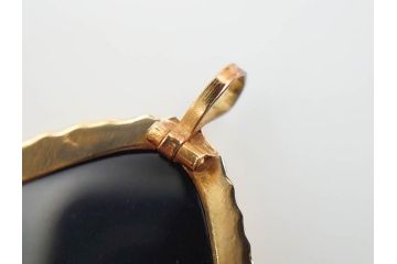 カメオ　ユニコーン　750フレーム(18金・K18)　幻想的な美しさのあるペンダントトップ(Lo Scrigno、ブローチ、ゴールド、ファッション小物、アクセサリー、共箱付き、フィレンツェ)(R-079811)