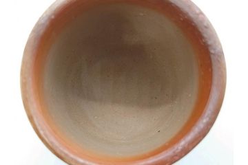 人間国宝　伊勢崎淳　備前焼　酒呑　変化にとんだ土の味わいが魅力のぐい呑み3客セット(蕎麦猪口、お猪口、御猪口、湯呑み、湯のみ、杯、盃、和食器、陶器、裏印、共箱付き)(R-079812)
