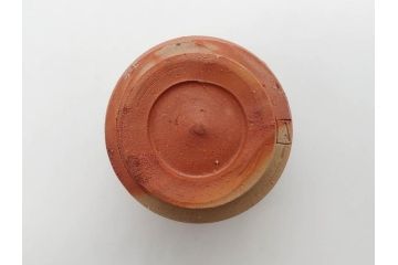 人間国宝　伊勢崎淳　備前焼　酒呑　変化にとんだ土の味わいが魅力のぐい呑み3客セット(蕎麦猪口、お猪口、御猪口、湯呑み、湯のみ、杯、盃、和食器、陶器、裏印、共箱付き)(R-079812)
