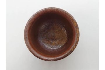 人間国宝　伊勢崎淳　備前焼　酒呑　変化にとんだ土の味わいが魅力のぐい呑み3客セット(蕎麦猪口、お猪口、御猪口、湯呑み、湯のみ、杯、盃、和食器、陶器、裏印、共箱付き)(R-079812)