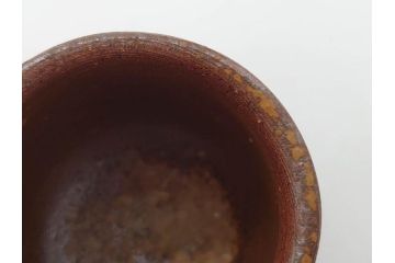 人間国宝　伊勢崎淳　備前焼　酒呑　変化にとんだ土の味わいが魅力のぐい呑み3客セット(蕎麦猪口、お猪口、御猪口、湯呑み、湯のみ、杯、盃、和食器、陶器、裏印、共箱付き)(R-079812)
