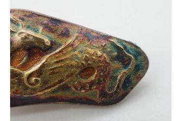信田洋　Silver(シルバー)　龍馬 タイピン/鼓形 蓋置/陶彫 蛙 高さ 約5cm　匠の優れた技芸を堪能できる置物・蓋置・タイピンセット(銀、かえる、カエル、ネクタイ留め、アクセサリー、茶道具、煎茶道具、茶器、オブジェ、ディスプレイ、共箱付き)(R-079813)