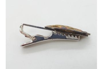 信田洋　Silver(シルバー)　龍馬 タイピン/鼓形 蓋置/陶彫 蛙 高さ 約5cm　匠の優れた技芸を堪能できる置物・蓋置・タイピンセット(銀、かえる、カエル、ネクタイ留め、アクセサリー、茶道具、煎茶道具、茶器、オブジェ、ディスプレイ、共箱付き)(R-079813)