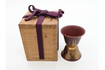 信田洋　Silver(シルバー)　龍馬 タイピン/鼓形 蓋置/陶彫 蛙 高さ 約5cm　匠の優れた技芸を堪能できる置物・蓋置・タイピンセット(銀、かえる、カエル、ネクタイ留め、アクセサリー、茶道具、煎茶道具、茶器、オブジェ、ディスプレイ、共箱付き)(R-079813)