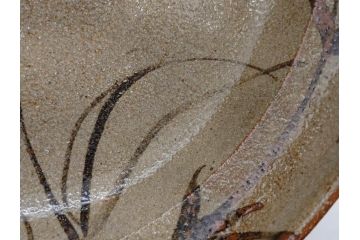 中里重利　絵唐津　約22cm　7.3寸　優美なフォルムが目を引く鉢(唐津焼、鳥、植物、深皿、和皿、中皿、変形皿、和食器、裏印、共箱付き、七寸三分)(R-079817)