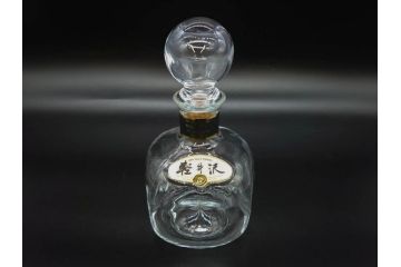 軽井沢　KARUIZAWA　貯蔵17年　モルトウイスキー(MALT WHISKY)　空瓶　高級感漂うデキャンタ(空ボトル、空き瓶、デカンタ、ガラス、硝子、酒器、飾りボトル、ディスプレイ、外箱付き)(R-079818)