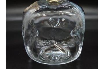 軽井沢　KARUIZAWA　貯蔵17年　モルトウイスキー(MALT WHISKY)　空瓶　高級感漂うデキャンタ(空ボトル、空き瓶、デカンタ、ガラス、硝子、酒器、飾りボトル、ディスプレイ、外箱付き)(R-079818)