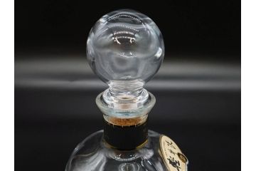 軽井沢　KARUIZAWA　貯蔵17年　モルトウイスキー(MALT WHISKY)　空瓶　高級感漂うデキャンタ(空ボトル、空き瓶、デカンタ、ガラス、硝子、酒器、飾りボトル、ディスプレイ、外箱付き)(R-079818)