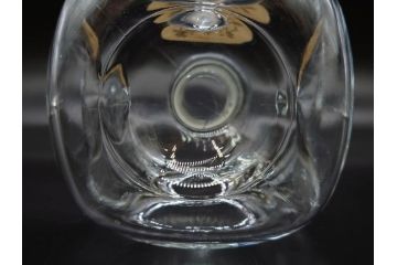 軽井沢　KARUIZAWA　貯蔵17年　モルトウイスキー(MALT WHISKY)　空瓶　高級感漂うデキャンタ(空ボトル、空き瓶、デカンタ、ガラス、硝子、酒器、飾りボトル、ディスプレイ、外箱付き)(R-079818)