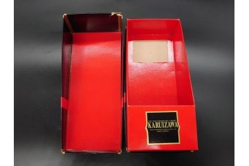 軽井沢　KARUIZAWA　貯蔵17年　モルトウイスキー(MALT WHISKY)　空瓶　高級感漂うデキャンタ(空ボトル、空き瓶、デカンタ、ガラス、硝子、酒器、飾りボトル、ディスプレイ、外箱付き)(R-079818)