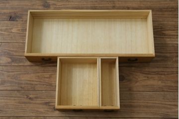和製ビンテージ　桐(キリ)材　小物整理に大活躍!引き出し25杯の薬箪笥(収納タンス、サイドチェスト、小物収納、引き出し、百味箪笥、百目箪笥、店舗什器、ヴィンテージ)(R-079822)