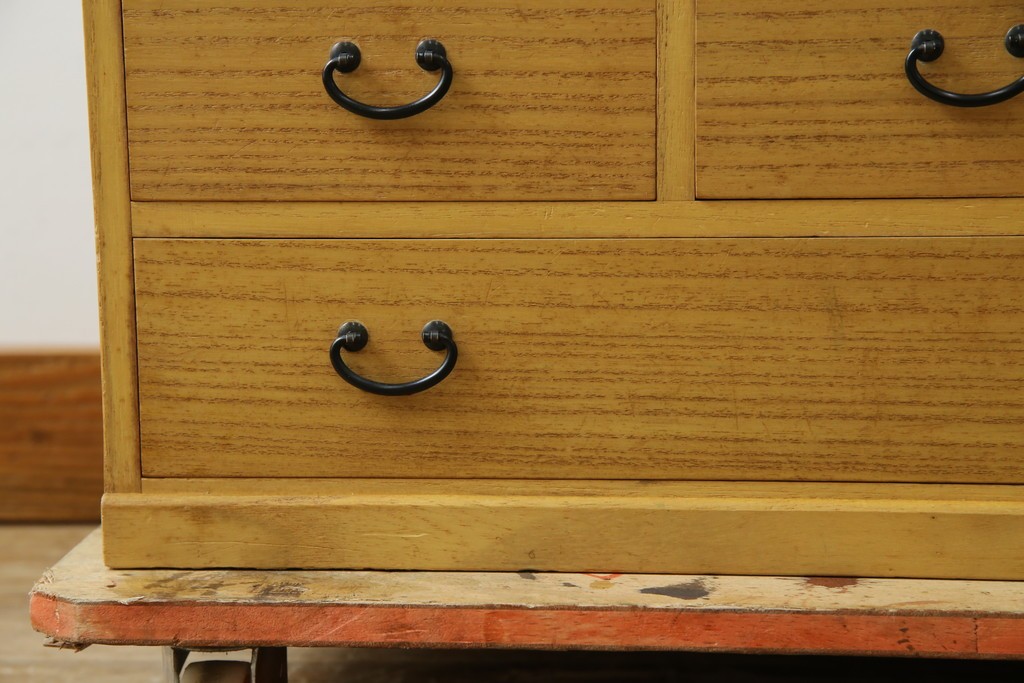 和製ビンテージ　桐(キリ)材　小物整理に大活躍!引き出し25杯の薬箪笥(R-079822)