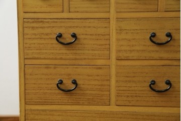 和製ビンテージ　桐(キリ)材　小物整理に大活躍!引き出し25杯の薬箪笥(R-079822)