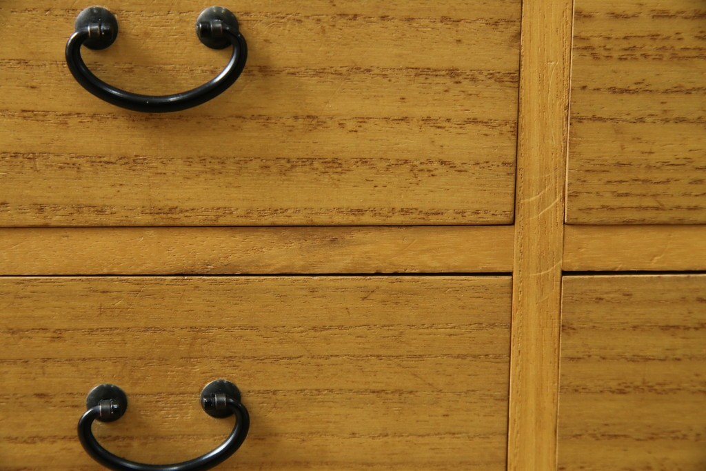 和製ビンテージ　桐(キリ)材　小物整理に大活躍!引き出し25杯の薬箪笥(R-079822)