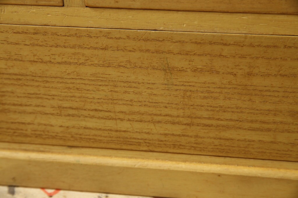 和製ビンテージ　桐(キリ)材　小物整理に大活躍!引き出し25杯の薬箪笥(R-079822)