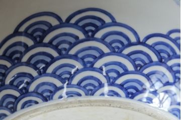 和製アンティーク　明治期　香蘭社　希少な図柄!　龍・青海波図　躍動感のある図柄が目を引く瀬戸火鉢(鉢カバー、傘立て、金魚鉢)(R-079823)