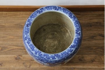 和製アンティーク　昭和初期〜中期　窓絵松竹図・南天　縁起の良いモチーフが描かれた瀬戸火鉢(鉢カバー、傘立て、金魚鉢)(R-079824)