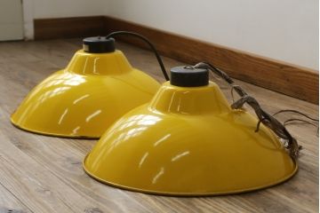 和製アンティーク　レトロで可愛らしいホーロー製の大振りな照明2個セット(天井照明、ペンダントライト、シェードライト)(R-079826)