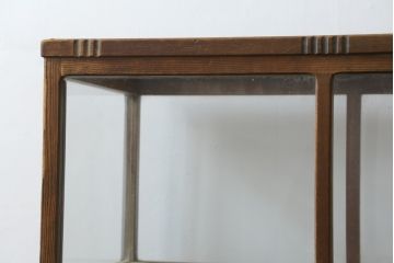 和製アンティーク　上開き　木のぬくもりを感じる脚付きガラスケース(コレクションケース、収納ケース、飾り棚、陳列棚、店舗什器)(R-079827)