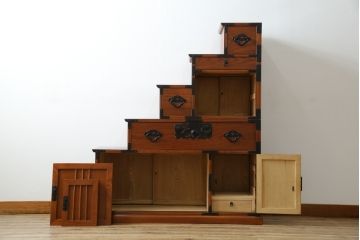 中古　美品　両面使い　魅せる収納としても大活躍の階段箪笥(階段タンス、収納たんす、和箪笥、引き出し)(R-079828)
