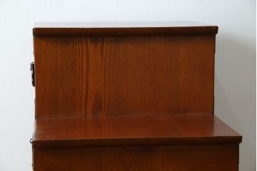 中古　美品　両面使い　魅せる収納としても大活躍の階段箪笥(階段タンス、収納たんす、和箪笥、引き出し)(R-079828)