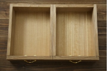 中古　美品　最高級　通産大臣指定伝統工芸品　伝統工芸士　鹿島金正作　高千穂　品のある佇まいで和の雰囲気を引き立てる名古屋総桐たんす(胴丸)　定価約250万円相当　(R-079829)