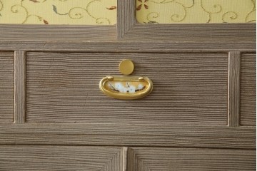 中古　美品　最高級　通産大臣指定伝統工芸品　伝統工芸士　鹿島金正作　高千穂　品のある佇まいで和の雰囲気を引き立てる名古屋総桐たんす(胴丸)　定価約250万円相当　(R-079829)