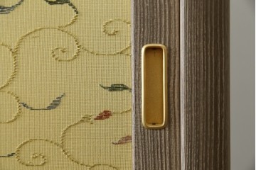 中古　美品　最高級　通産大臣指定伝統工芸品　伝統工芸士　鹿島金正作　高千穂　品のある佇まいで和の雰囲気を引き立てる名古屋総桐たんす(胴丸)　定価約250万円相当　(R-079829)