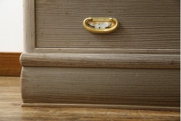 中古　美品　最高級　通産大臣指定伝統工芸品　伝統工芸士　鹿島金正作　高千穂　品のある佇まいで和の雰囲気を引き立てる名古屋総桐たんす(胴丸)　定価約250万円相当　(R-079829)