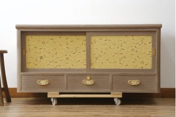 中古　美品　最高級　通産大臣指定伝統工芸品　伝統工芸士　鹿島金正作　高千穂　品のある佇まいで和の雰囲気を引き立てる名古屋総桐たんす・上段(胴丸、総桐たんす、引き出し、和たんす、ローボード、テレビ台、収納棚、戸棚)(R-079830)