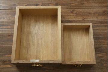 中古　美品　最高級　通産大臣指定伝統工芸品　伝統工芸士　鹿島金正作　高千穂　品のある佇まいで和の雰囲気を引き立てる名古屋総桐たんす・上段(胴丸、総桐たんす、引き出し、和たんす、ローボード、テレビ台、収納棚、戸棚)(R-079830)