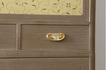 中古　美品　最高級　通産大臣指定伝統工芸品　伝統工芸士　鹿島金正作　高千穂　品のある佇まいで和の雰囲気を引き立てる名古屋総桐たんす・上段(胴丸、総桐たんす、引き出し、和たんす、ローボード、テレビ台、収納棚、戸棚)(R-079830)