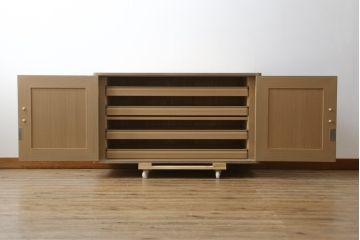 中古　美品　最高級　通産大臣指定伝統工芸品　伝統工芸士　鹿島金正作　高千穂　品のある佇まいで和の雰囲気を引き立てる名古屋総桐たんす・中段(胴丸、総桐たんす、着物箪笥、引き出し、和たんす、衣装箪笥、チェスト)(R-079831)