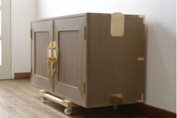 中古　美品　最高級　通産大臣指定伝統工芸品　伝統工芸士　鹿島金正作　高千穂　品のある佇まいで和の雰囲気を引き立てる名古屋総桐たんす・中段(胴丸、総桐たんす、着物箪笥、引き出し、和たんす、衣装箪笥、チェスト)(R-079831)