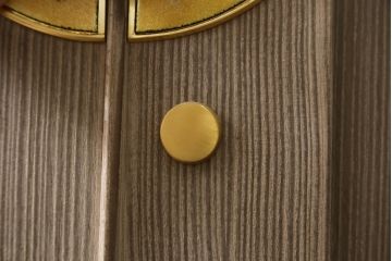 中古　美品　最高級　通産大臣指定伝統工芸品　伝統工芸士　鹿島金正作　高千穂　品のある佇まいで和の雰囲気を引き立てる名古屋総桐たんす・中段(胴丸、総桐たんす、着物箪笥、引き出し、和たんす、衣装箪笥、チェスト)(R-079831)