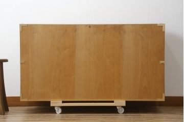 中古　美品　最高級　通産大臣指定伝統工芸品　伝統工芸士　鹿島金正作　高千穂　品のある佇まいで和の雰囲気を引き立てる名古屋総桐たんす・中段(胴丸、総桐たんす、着物箪笥、引き出し、和たんす、衣装箪笥、チェスト)(R-079831)