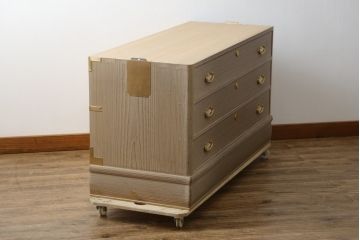中古　美品　最高級　通産大臣指定伝統工芸品　伝統工芸士　鹿島金正作　高千穂　品のある佇まいで和の雰囲気を引き立てる名古屋総桐たんす・下段(胴丸、総桐たんす、引き出し、和たんす、衣装箪笥、チェスト)(R-079832)