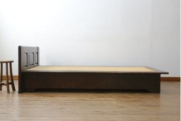 中古　北海道民芸家具　希少な絶版品!　シックなフレームと畳のコンビが和モダンな雰囲気を高める畳ベッド(セミダブル、たたみ)(R-079834)