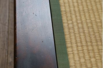 中古　北海道民芸家具　希少な絶版品!　シックなフレームと畳のコンビが和モダンな雰囲気を高める畳ベッド(セミダブル、たたみ)(R-079834)