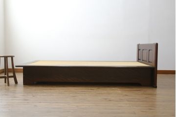 中古　北海道民芸家具　希少な絶版品!　シックなフレームと畳のコンビが和モダンな雰囲気を高める畳ベッド(セミダブル、たたみ)(R-079834)