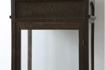 和製アンティーク　グッドコンディション　おしゃれなディスプレイが叶うタバコ屋さんの縦型ガラスケース(ショーケース、Gケース、陳列棚、飾り棚、コレクションケース、キャビネット、たばこ、店舗什器)(R-079835)