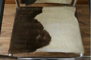 アンティーク家具　超希少!!　当時のオリジナル品　ダメージ有り　ル・コルビュジエ(Le Corbusier)　ピエール・ジャンヌレ(Pierre Jeanneret) シャルロット・ペリアン(Charlotte Perriand)　LC1　ワンランク上の空間づくりにおすすめなスリングチェア(バスキュランチェア、アームチェア、椅子、イス、Cassina、カッシーナ)(R-079837)